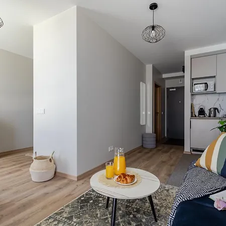 Amber Free Parking - Self Check In Apartment *