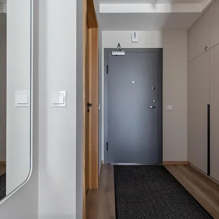 Amber Free Parking - Self Check In *