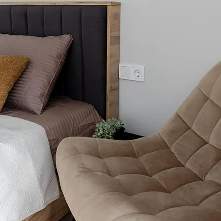 Amber Free Parking - Self Check In *